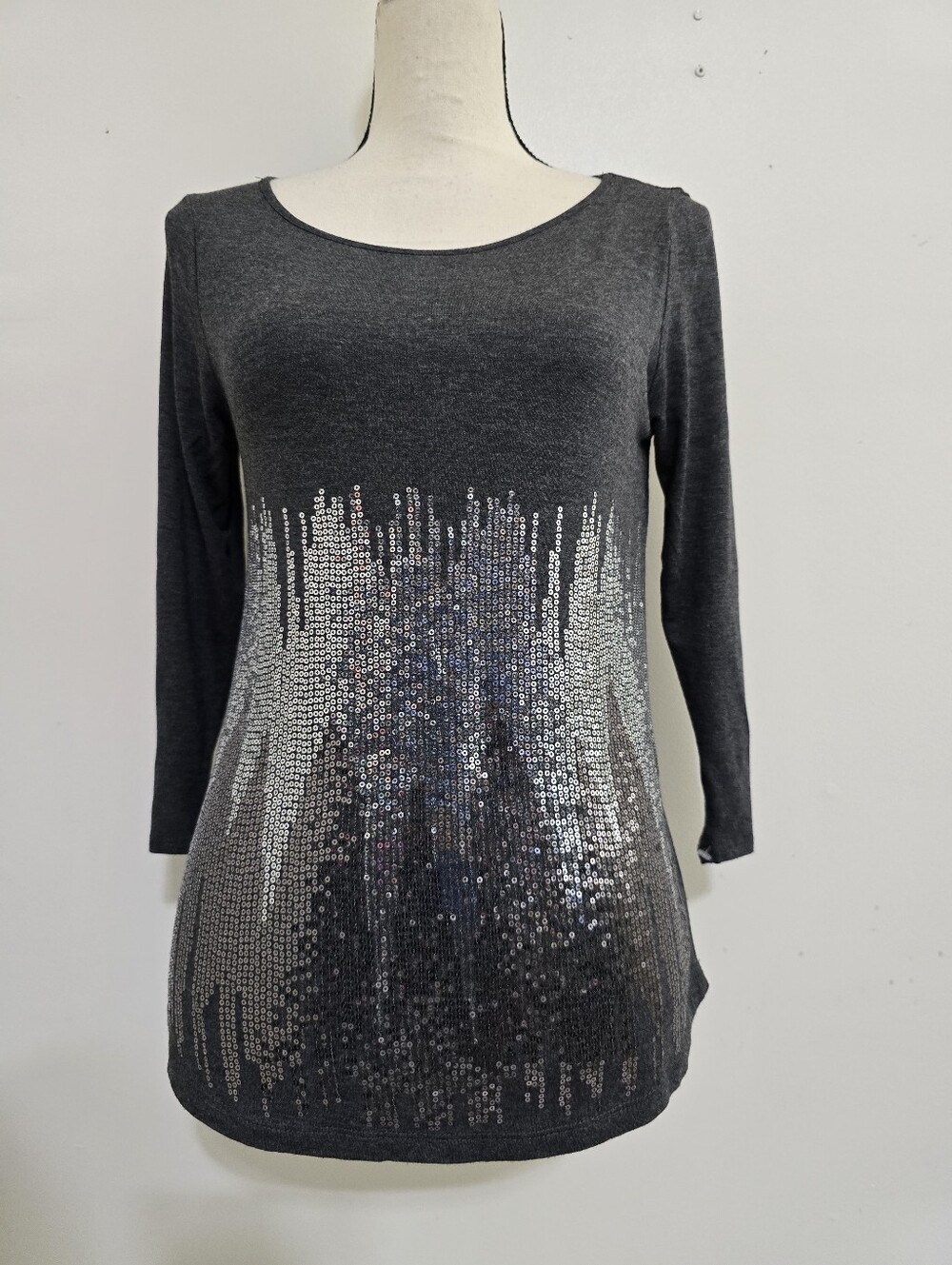 THE LIMITED size XS Long Sleeve Scoop Neck Sparkle Sequined Ombre Top Gray